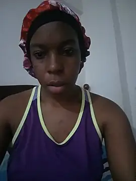 Snapshot of vanillacutie chatting on June 2026 05:33:02 PM vanillacutie online show from June 2026 05:33:02 PM