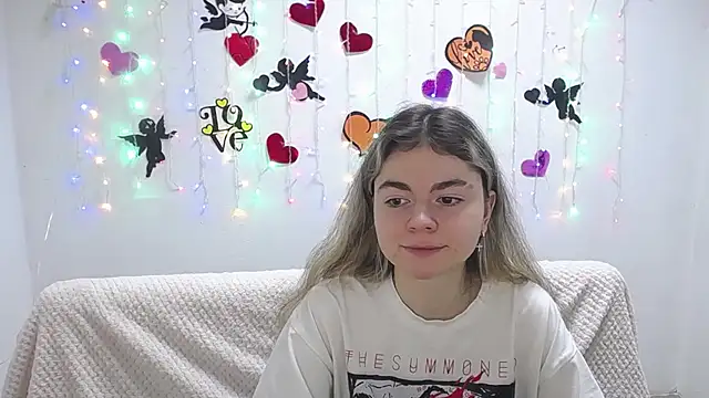 TinaRedly online show from February 2025 01:08:02 PM