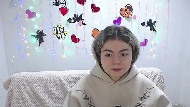 TinaRedly online show from February 2025 06:26:01 PM