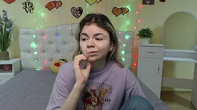 TinaRedly online show from March 2025 04:17:02 AM