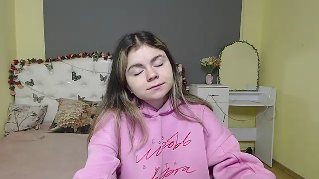 TinaRedly online show from February 2026 07:06:02 AM