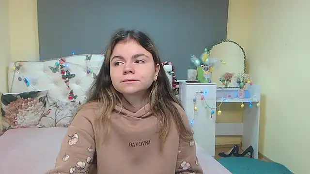 TinaRedly online show from April 2026 05:34:01 AM