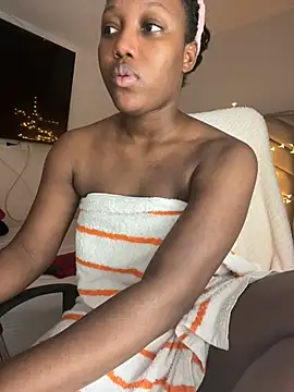 Snapshot of kellya_ chatting on February 2025 11:47:01 PM kellya online show from February 2025 11:47:01 PM