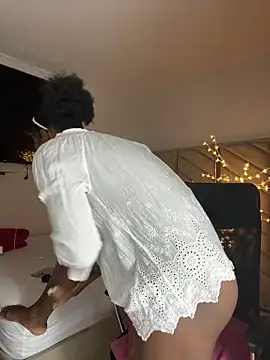 Snapshot of kellya_ chatting on September 2025 10:33:02 PM kellya online show from September 2025 10:33:02 PM