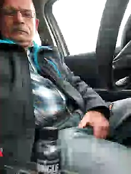 bottomhairy online show from December 2024 11:02:01 AM