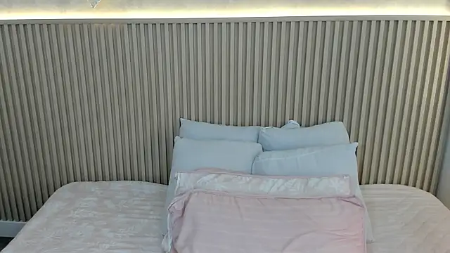 charlottebrowns  online show from February 2026 12:14:01 PM