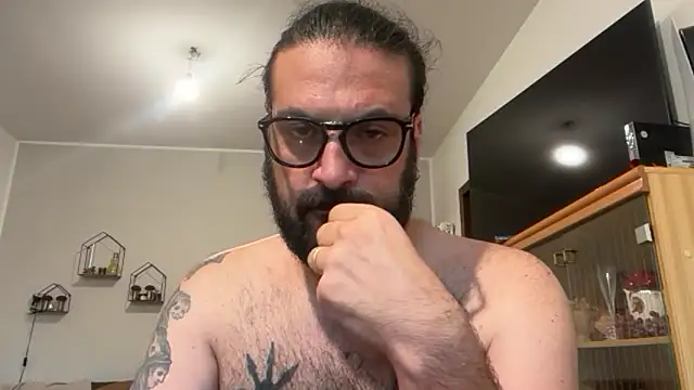 Snapshot of beardo85 chatting on June 2026 06:32:02 PM beardo85 online show from June 2026 06:32:02 PM