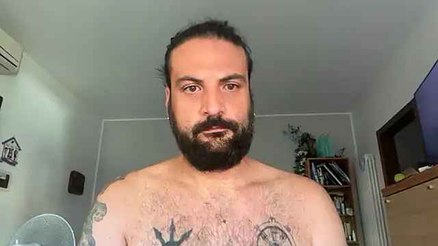 Snapshot of beardo85 chatting on July 2026 02:10:02 PM beardo85 online show from July 2026 02:10:02 PM