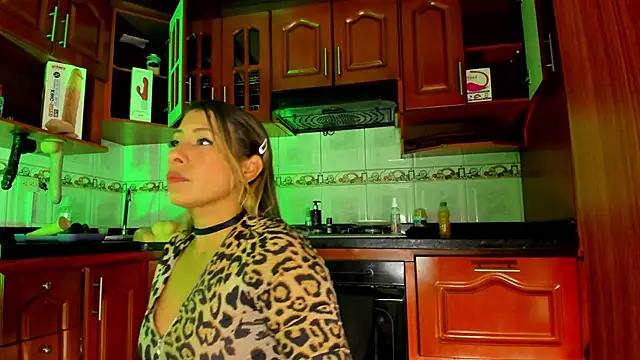 LaureenHills online show from February 2025 02:58:01 AM