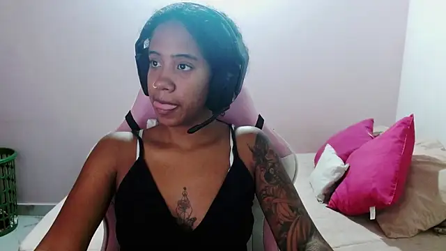 TiffanyRoouse online show from December 2024 12:38:01 AM