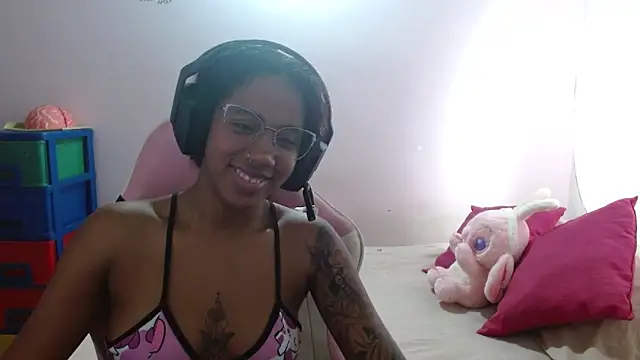 TiffanyRoouse online show from February 2025 10:47:02 PM