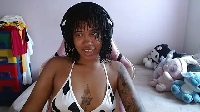 TiffanyRoouse online show from October 2025 09:56:01 PM