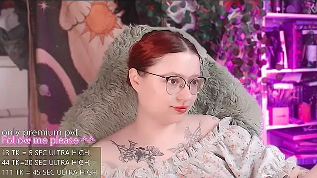 Snapshot of me__hanna chatting on June 2026 03:44:01 AM me hanna online show from June 2026 03:44:01 AM