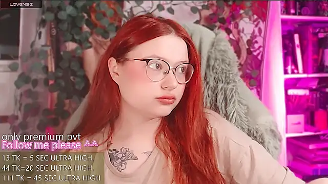 Snapshot of me__hanna chatting on June 2026 02:25:02 AM me hanna online show from June 2026 02:25:02 AM