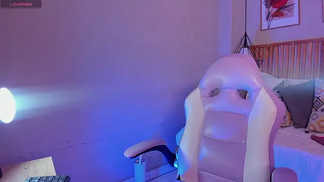 Ginger Winn online show from October 2025 09:12:02 PM