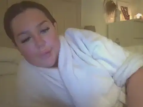 magical mia online show from March 2025 07:06:02 PM