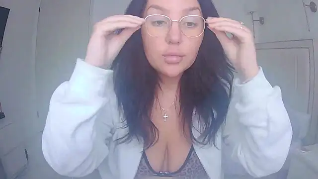 magical mia online show from April 2026 10:21:02 AM