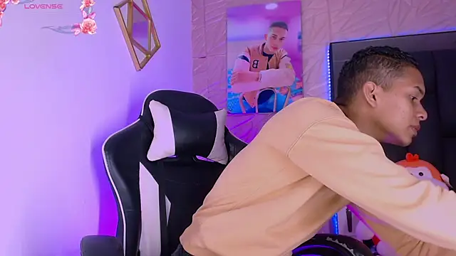 dilan alfonzo online show from April 2026 04:04:02 AM