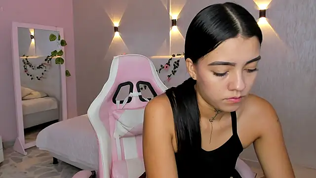 miagomezweb1 online show from March 2025 12:44:02 PM