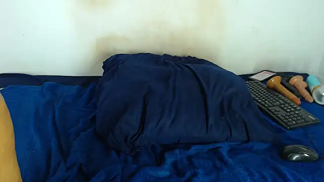 FAT ASS27 online show from December 2025 06:49:02 PM