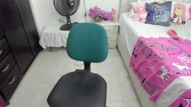 Snapshot of Ammy_Queen chatting on February 2025 01:44:02 AM Ammy Queen online show from February 2025 01:44:02 AM