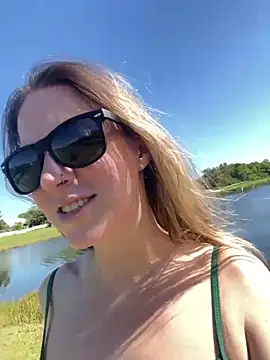 Snapshot of molly_witha_chance chatting on March 2025 07:43:02 PM molly witha chance online show from March 2025 07:43:02 PM