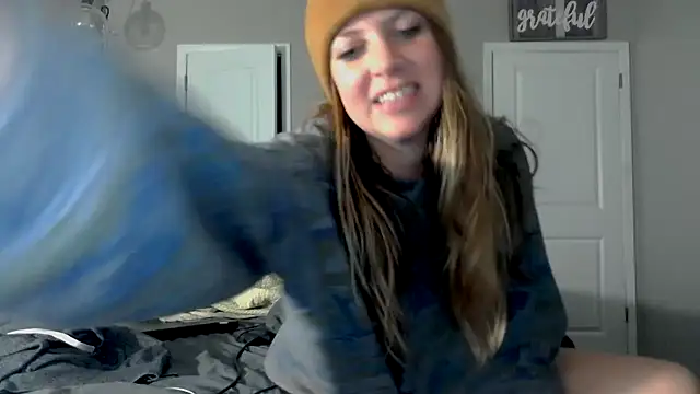 Snapshot of molly_witha_chance chatting on October 2025 06:23:01 AM molly witha chance online show from October 2025 06:23:01 AM