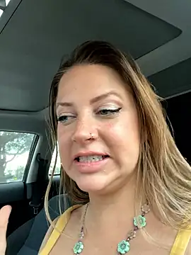 Snapshot of molly_witha_chance chatting on February 2026 10:26:01 PM molly witha chance online show from February 2026 10:26:01 PM