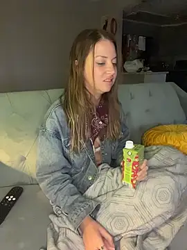 Snapshot of molly_witha_chance chatting on March 2026 12:23:02 PM molly witha chance online show from March 2026 12:23:02 PM