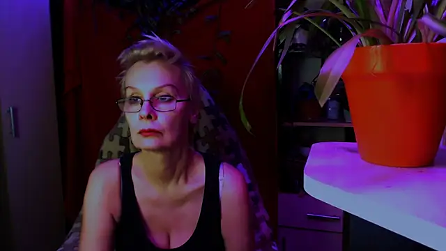 HelgaHimmell online show from March 2026 06:07:02 PM