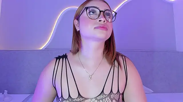 Snapshot of sophia_98 chatting on June 2026 07:40:01 PM sophia 98 online show from June 2026 07:40:01 PM