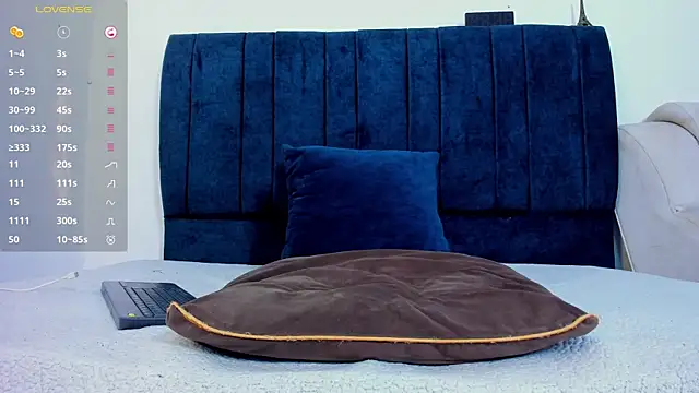 AlexanderSavage online show from November 2025 09:13:01 PM