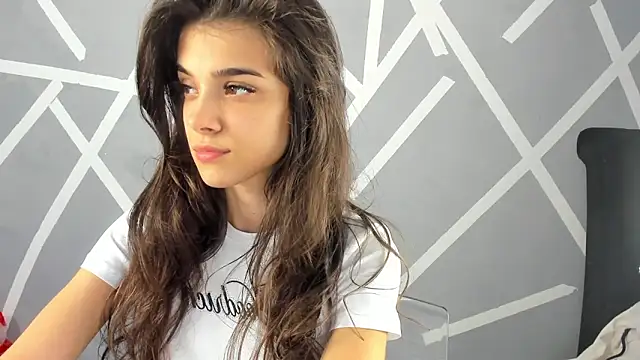 Snapshot of BabyAylin chatting on December 2024 11:33:01 AM BabyAylin online show from December 2024 11:33:01 AM