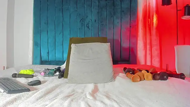 blondehorny69 online show from November 2025 07:24:02 PM