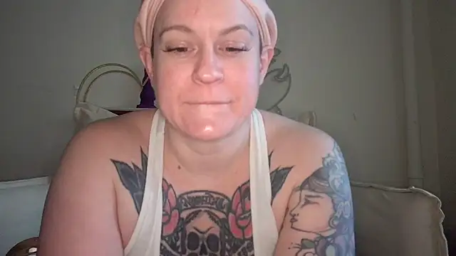 quinnmariexo online show from February 2026 12:10:02 PM