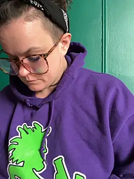 quinnmariexo online show from April 2026 04:54:02 PM