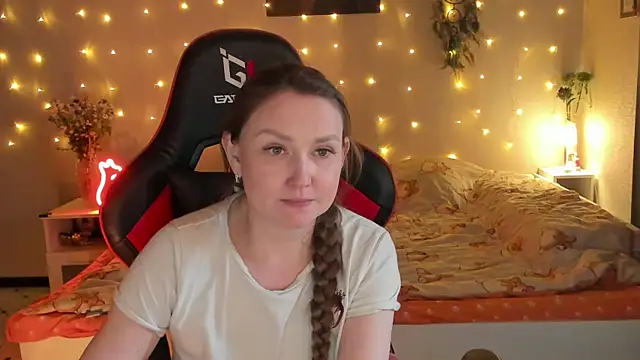 desperatehousewife   online show from July 2026 05:42:02 PM