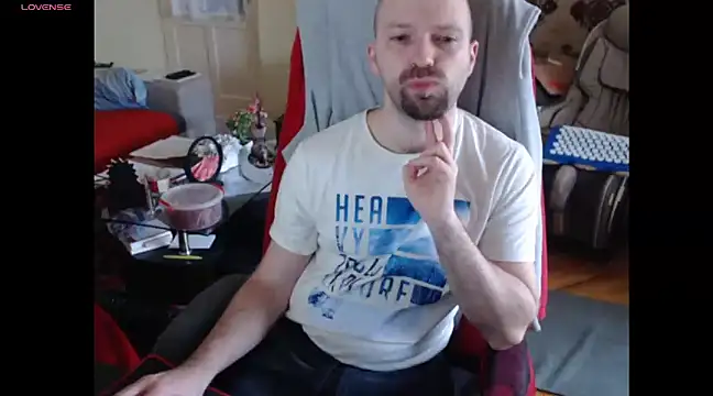 Snapshot of RealManHaveHairy chatting on March 2025 02:47:01 PM RealManHaveHairy online show from March 2025 02:47:01 PM