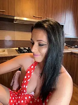 Hotmomcheckk  online show from February 2026 12:01:02 PM