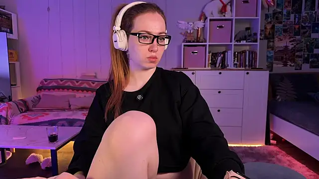 LinaWitch online show from February 2026 01:51:01 PM