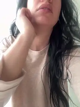 czruz online show from April 2026 07:00:01 AM