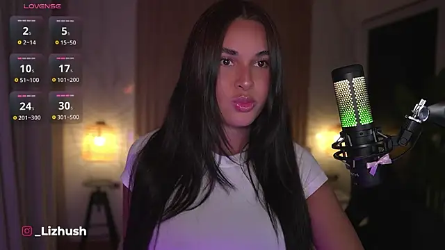 Snapshot of Lizhush_ chatting on January 2025 05:20:01 PM Lizhush  online show from January 2025 05:20:01 PM