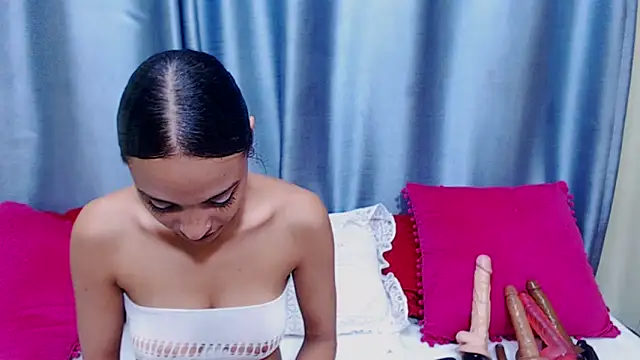 SultryCaramelFantasyx21 online show from March 2025 12:02:02 PM