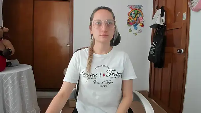 Adele johnsonn1 online show from June 2026 02:49:01 PM