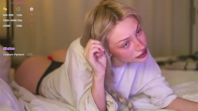 BabeHolly online show from October 2025 10:04:01 PM