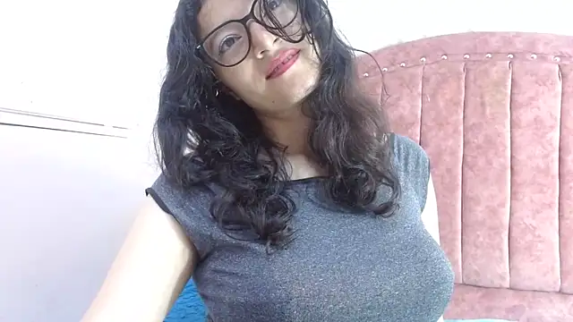 Snapshot of lunazulsj chatting on January 2025 01:40:01 PM lunazulsj online show from January 2025 01:40:01 PM