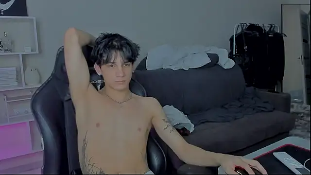 Snapshot of MarkBrowniii chatting on December 2024 10:53:02 PM MarkBrowniii online show from December 2024 10:53:02 PM