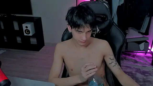 Snapshot of MarkBrowniii chatting on February 2025 11:25:02 PM MarkBrowniii online show from February 2025 11:25:02 PM