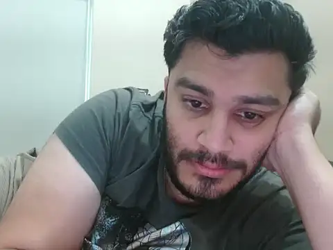 Snapshot of robintoit chatting on May 2026 03:24:02 AM robintoit online show from May 2026 03:24:02 AM