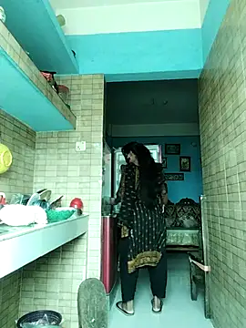 Idhika Paul online show from February 2026 07:51:01 AM